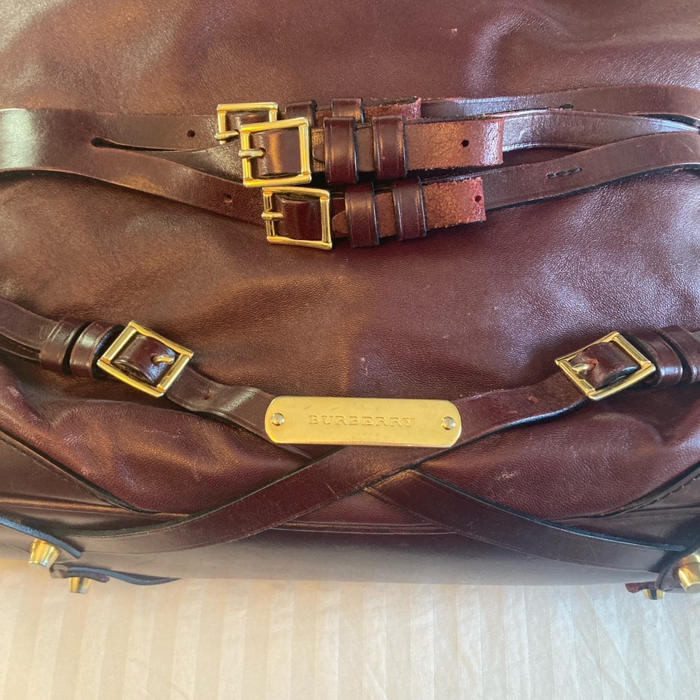 Burberry Bridle Gosford Hobo Bag in Burgundy Lambskin - Picture 3 of 17